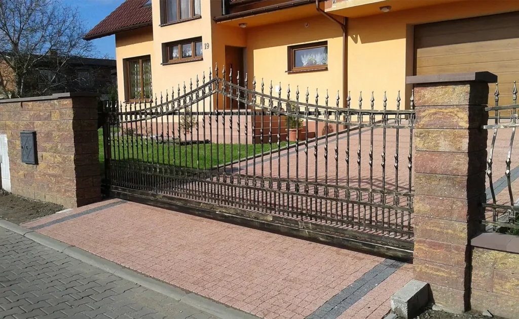 Ozdoba ocynkowana brama stalowa